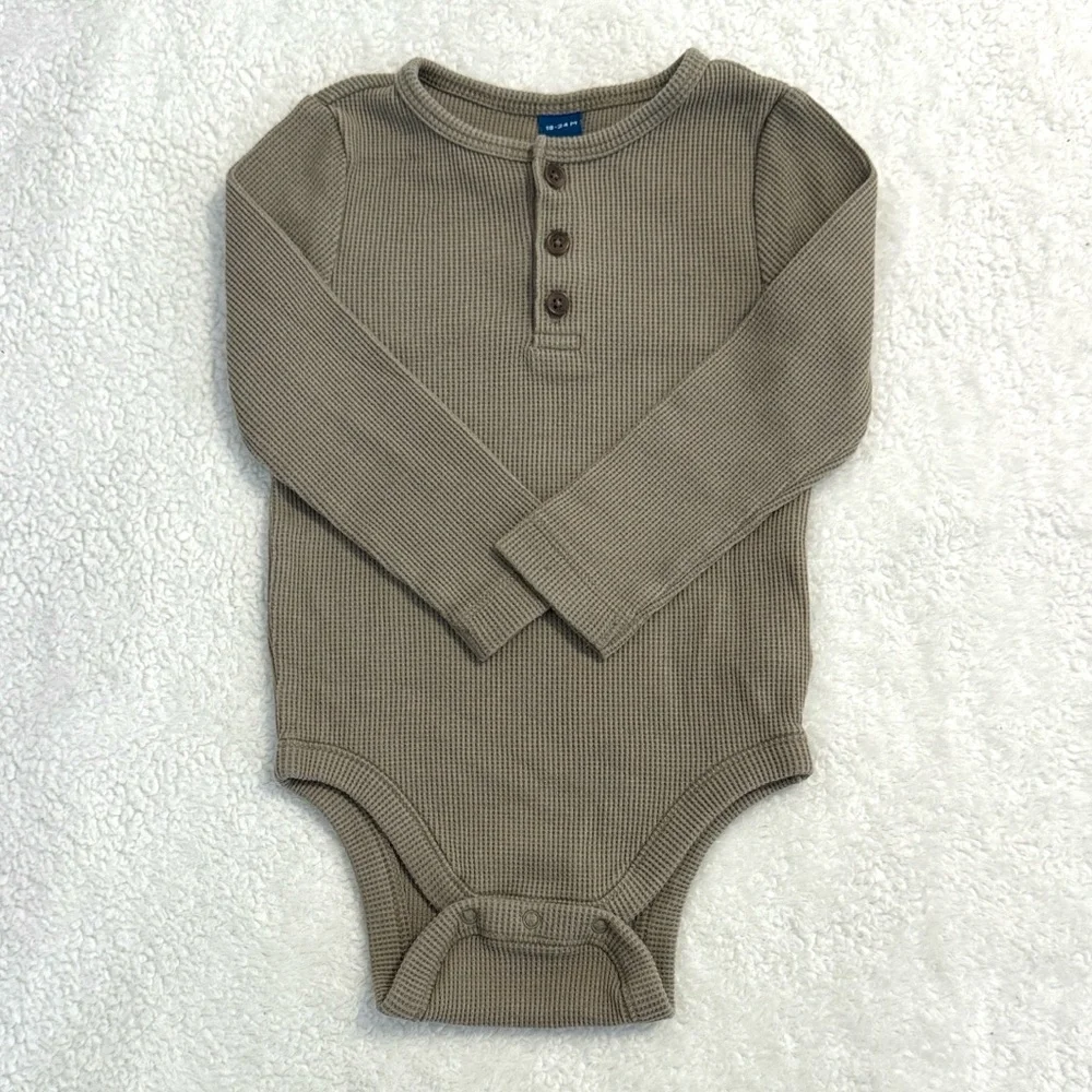 3/$15 🌸 Old Navy Unisex Long Sleeve Thermal Knit Henley Bodysuit Birch Leaf